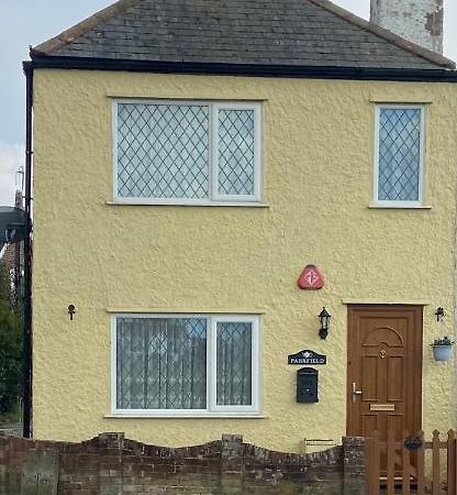 Cosy Cottage Great Bentley Near Station And Shops Экстерьер фото