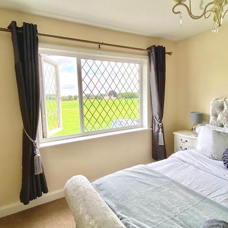 Cosy Cottage Great Bentley Near Station And Shops Экстерьер фото