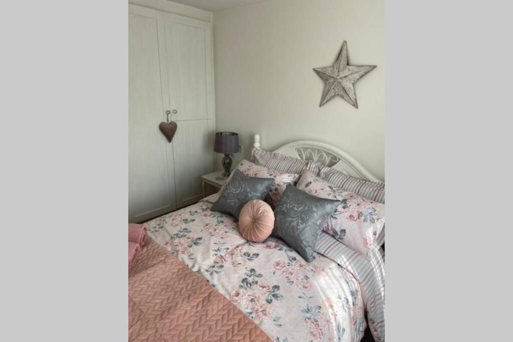 Cosy Cottage Great Bentley Near Station And Shops Экстерьер фото