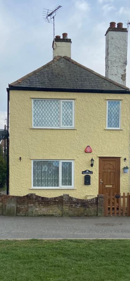 Cosy Cottage Great Bentley Near Station And Shops Экстерьер фото