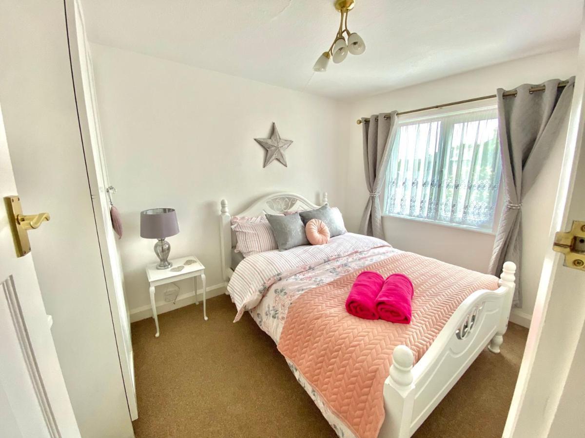 Cosy Cottage Great Bentley Near Station And Shops Экстерьер фото