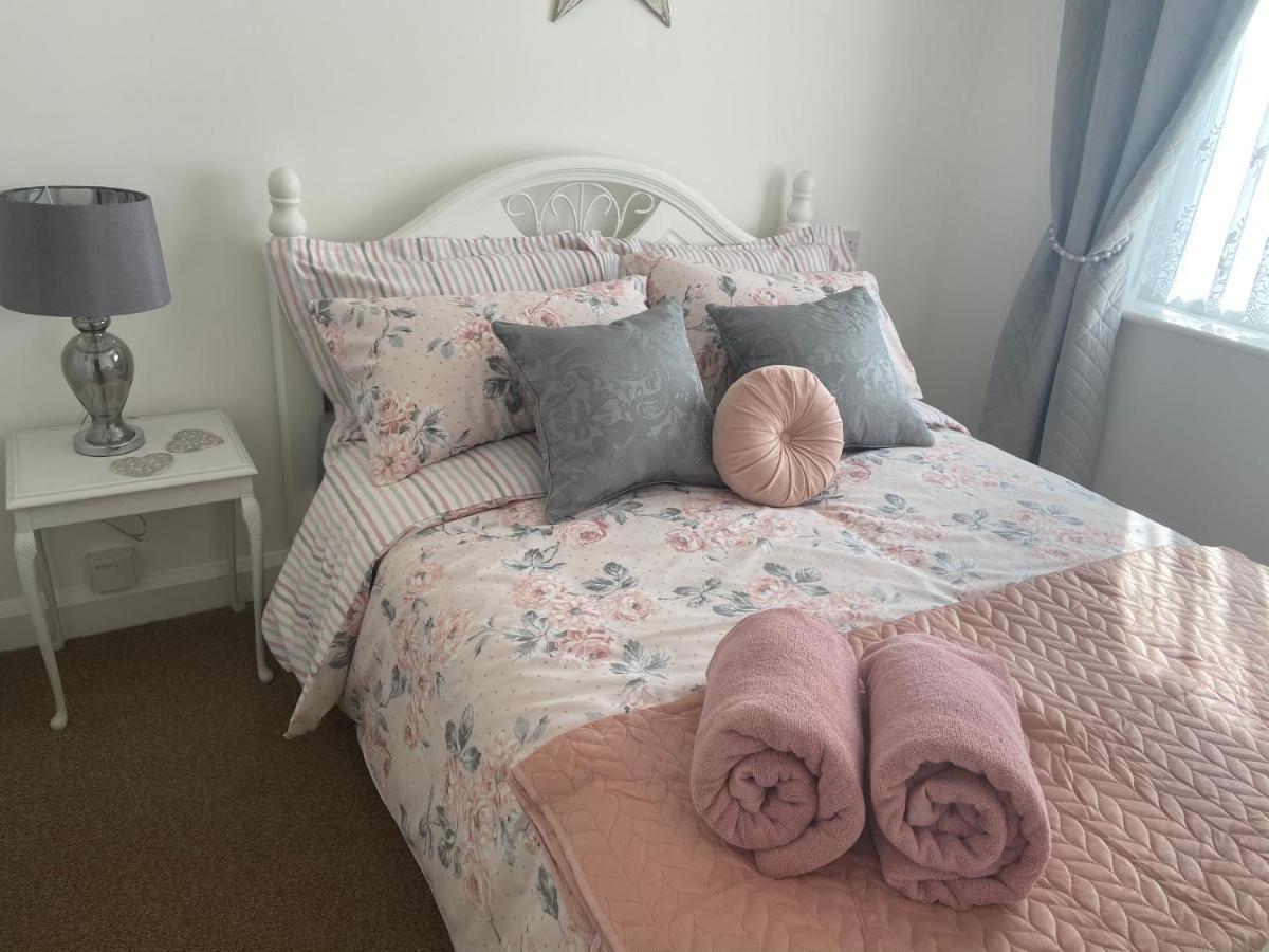Cosy Cottage Great Bentley Near Station And Shops Экстерьер фото