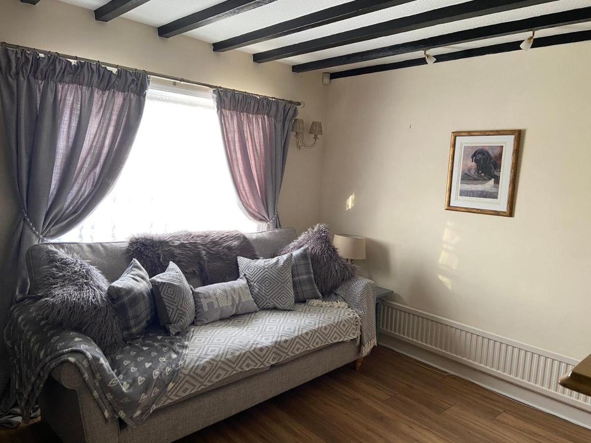 Cosy Cottage Great Bentley Near Station And Shops Экстерьер фото