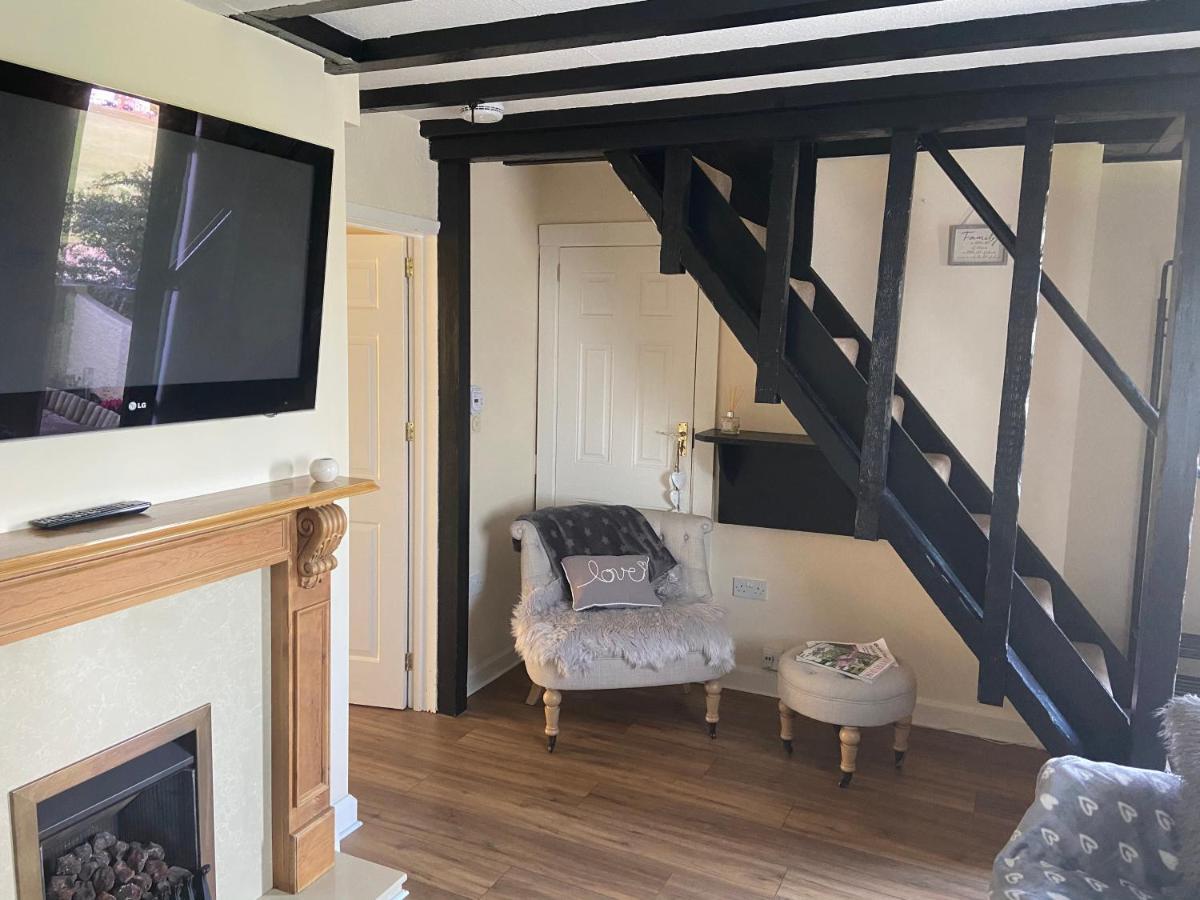 Cosy Cottage Great Bentley Near Station And Shops Экстерьер фото